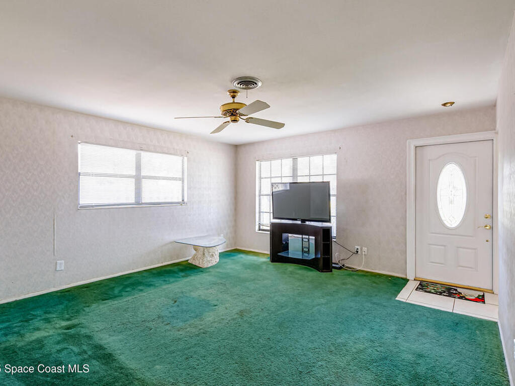 2180 Lakeview Drive, Melbourne, FL 32935