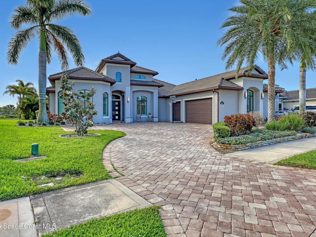 8011 Barrosa Circle, Melbourne, FL 32940