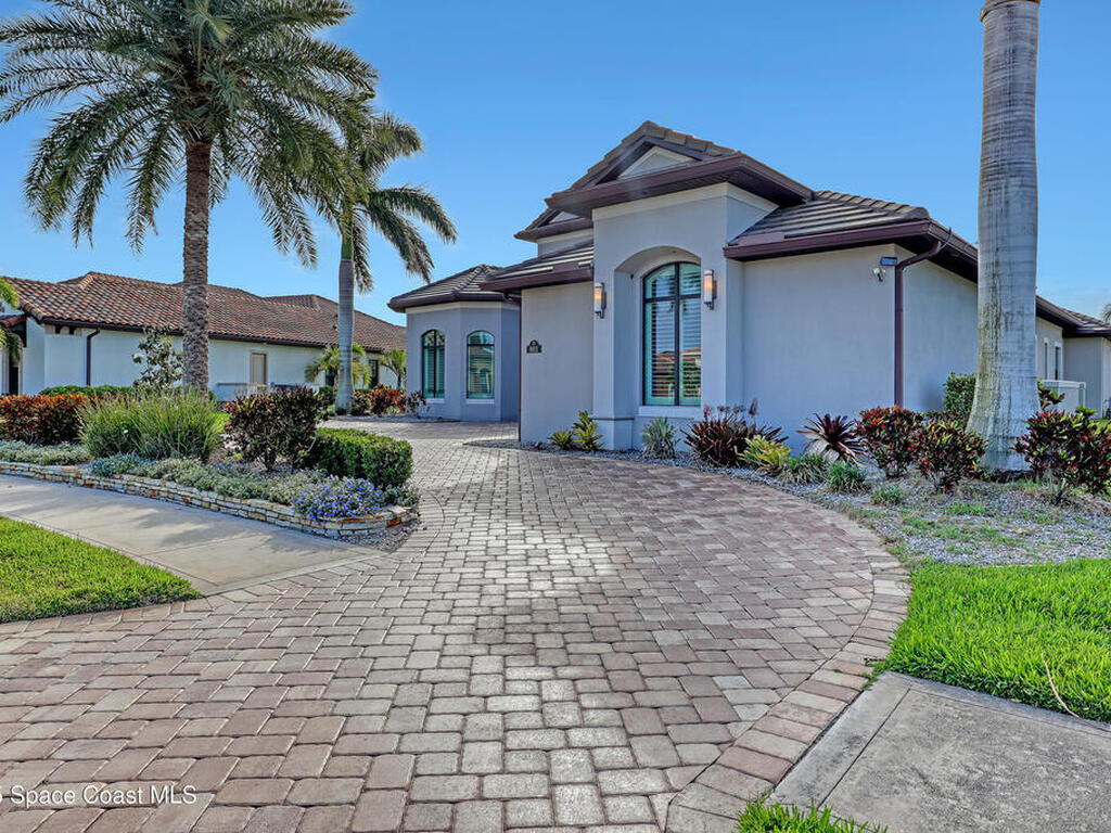 8011 Barrosa Circle, Melbourne, FL 32940