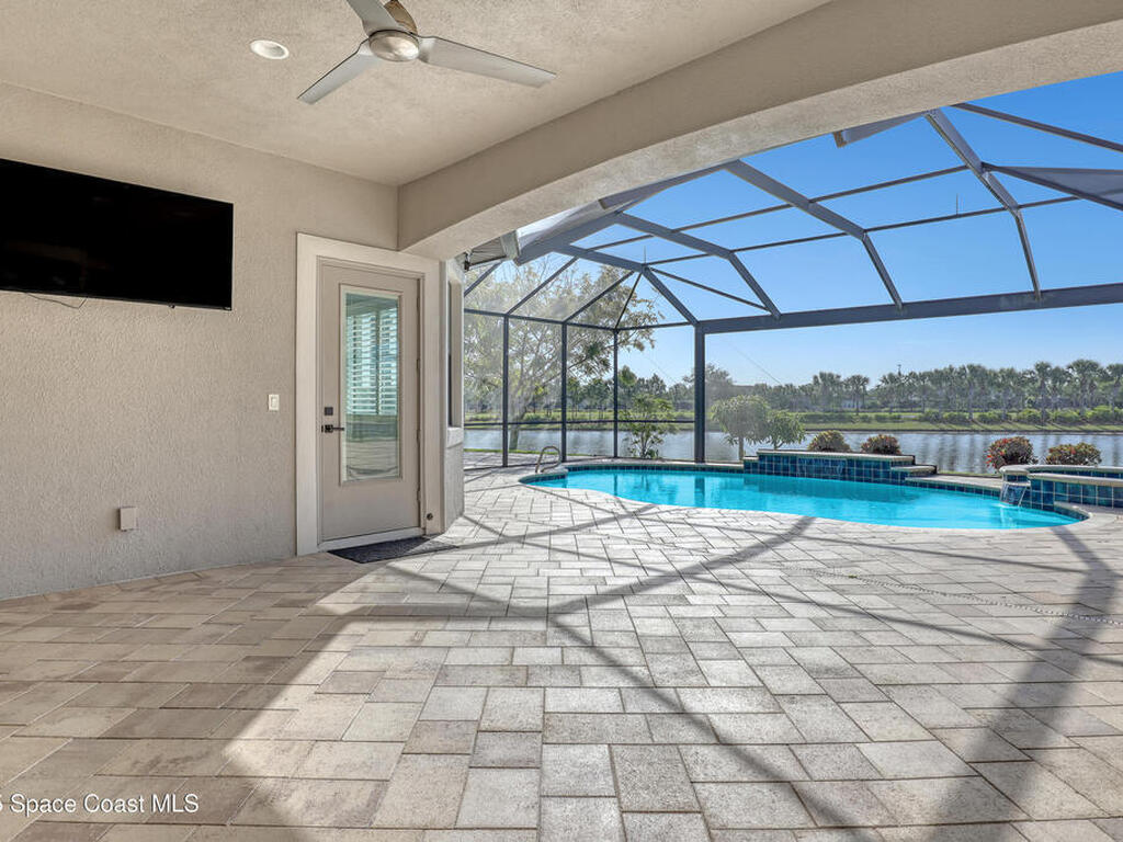 8011 Barrosa Circle, Melbourne, FL 32940