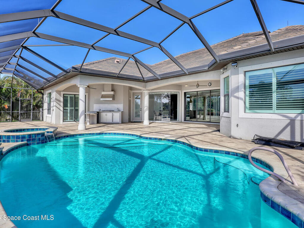 8011 Barrosa Circle, Melbourne, FL 32940