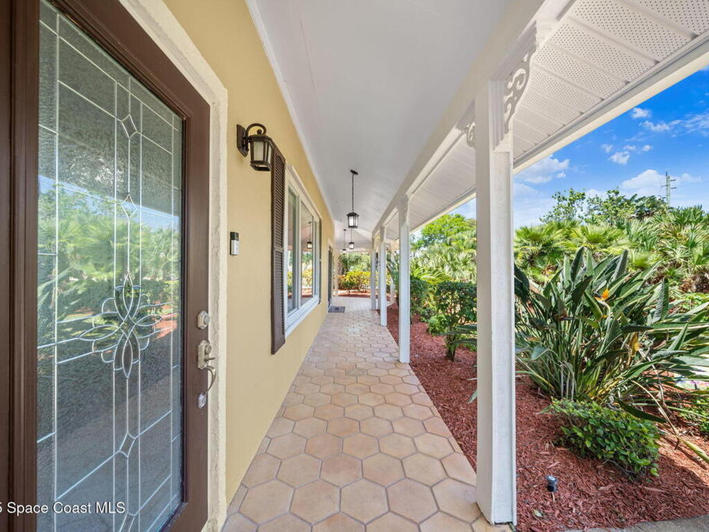 7055 S Tropical Trail, Merritt Island, FL 32952
