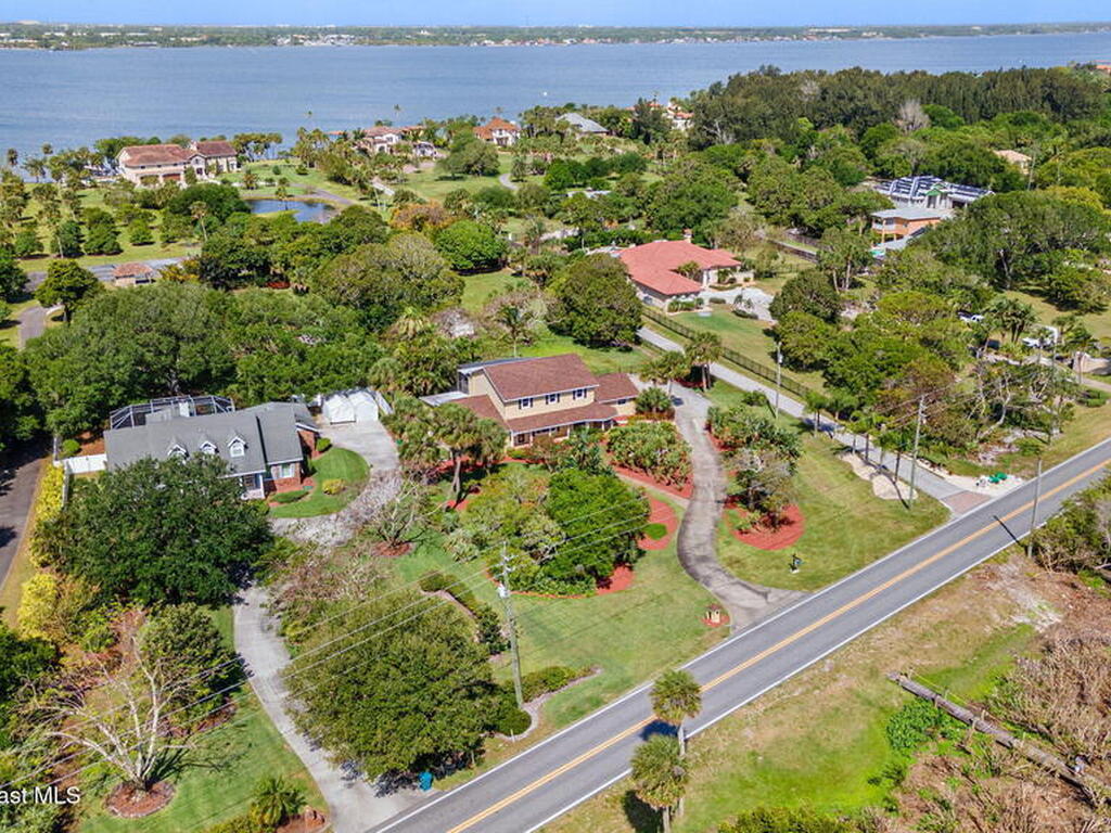 7055 S Tropical Trail, Merritt Island, FL 32952