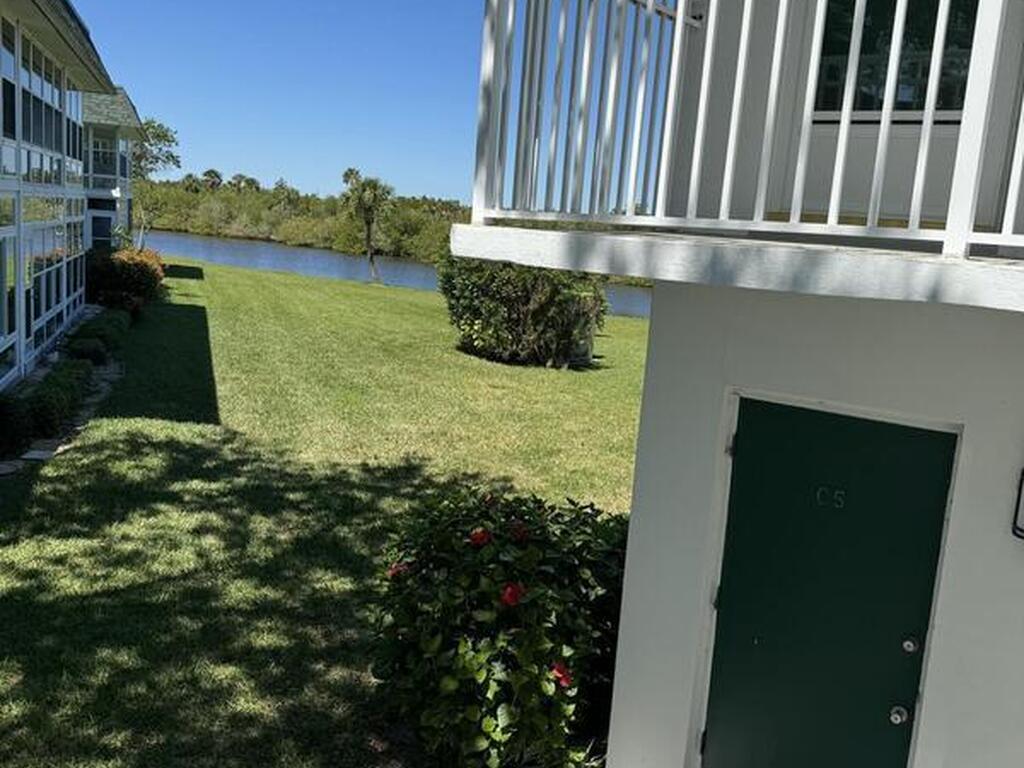2800 Indian River Boulevard, Vero Beach, FL 32960