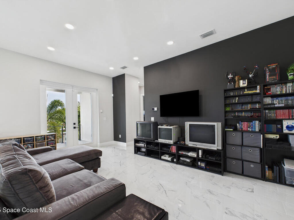 2345 N Riverside Drive, Indialantic, FL 32903