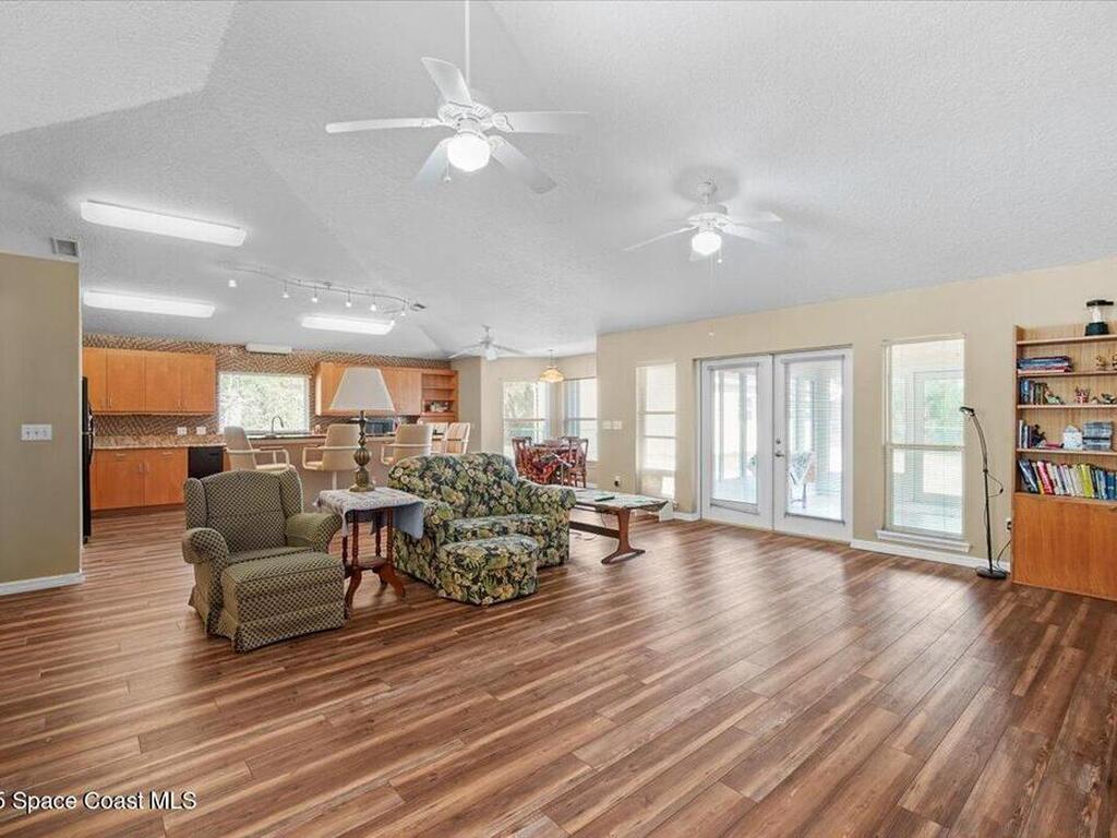 4220 Robins Hill Court, Mims, FL 32754