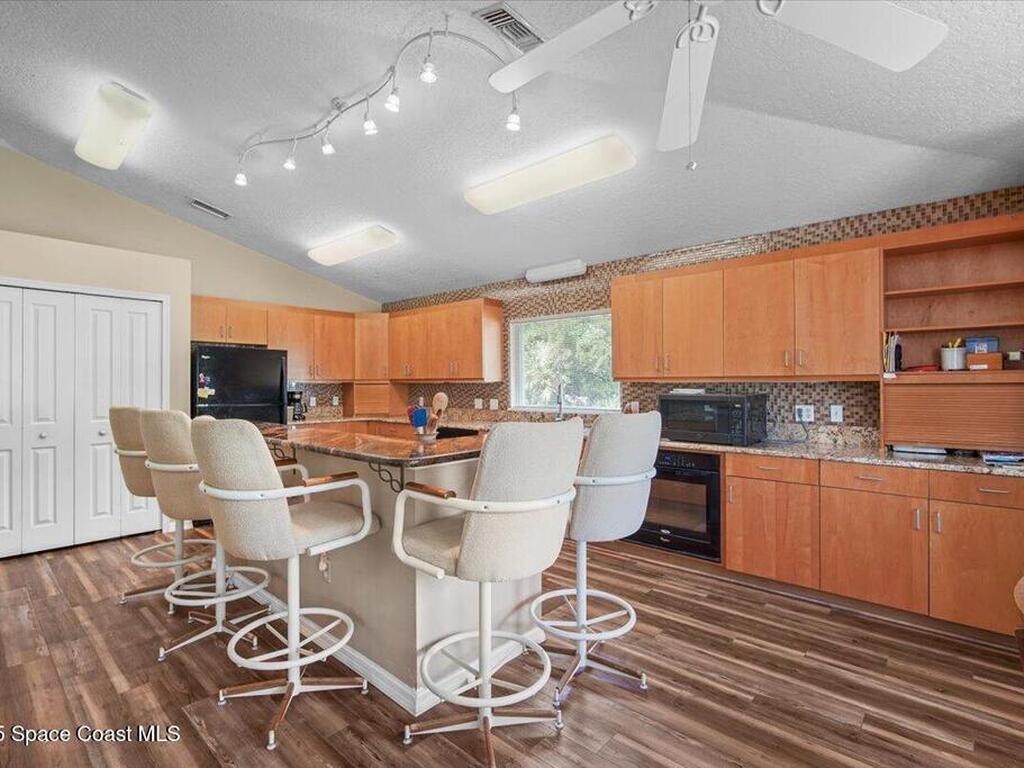 4220 Robins Hill Court, Mims, FL 32754