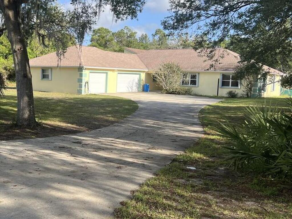 4220 Robins Hill Court, Mims, FL 32754