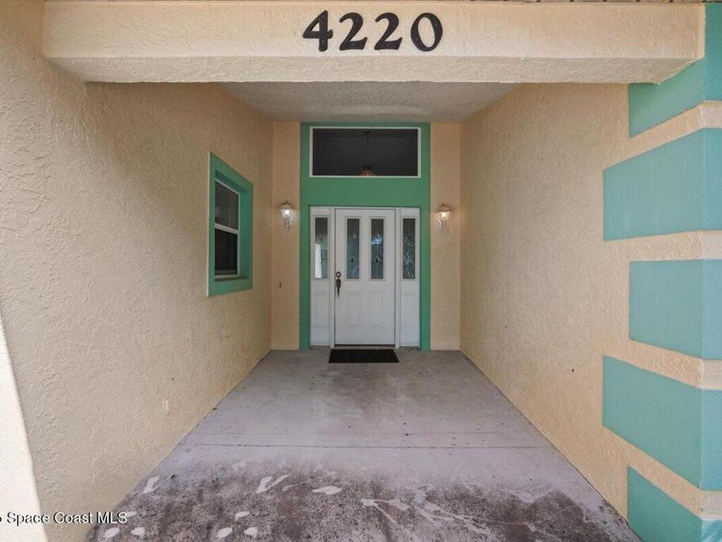 4220 Robins Hill Court, Mims, FL 32754