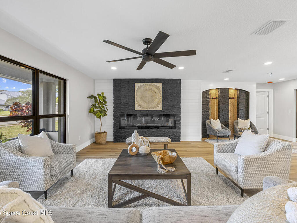 3073 Rio Bonita Street, Indialantic, FL 32903