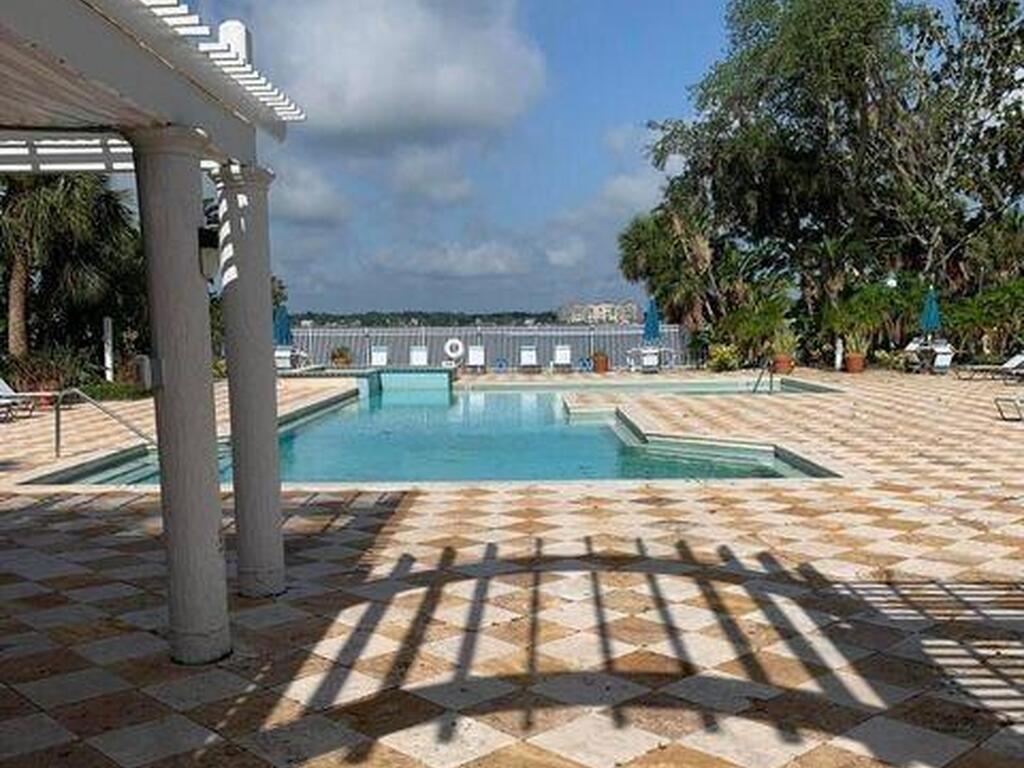 225 S Tropical Trail, Merritt Island, FL 32952