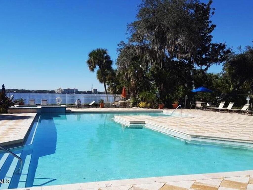 225 S Tropical Trail, Merritt Island, FL 32952