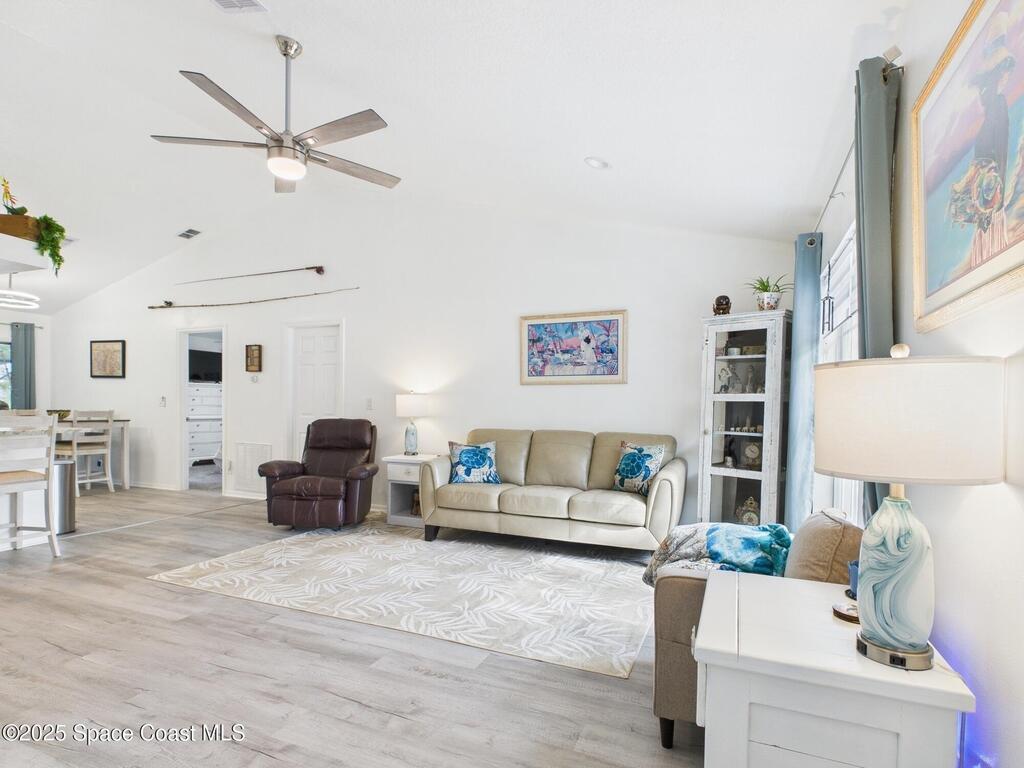 7965 105th Avenue, Vero Beach, FL 32967