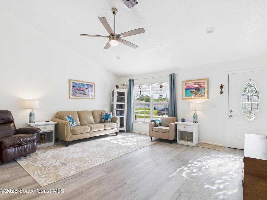 7965 105th Avenue, Vero Beach, FL 32967