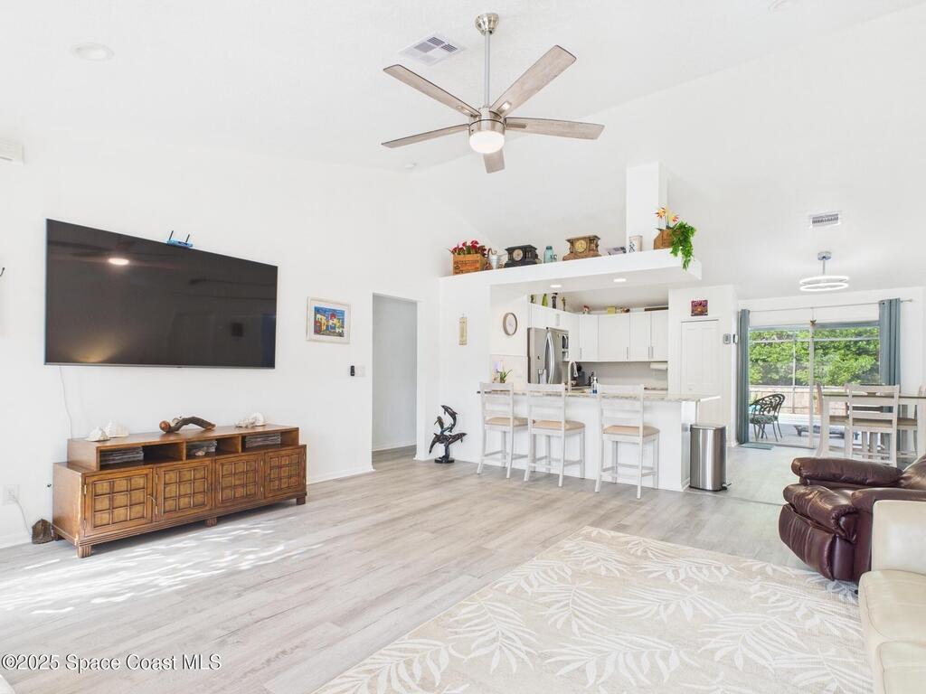 7965 105th Avenue, Vero Beach, FL 32967