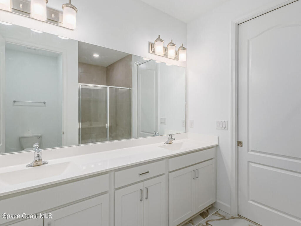 2490 Treasure Cay Lane, Melbourne, FL 32940
