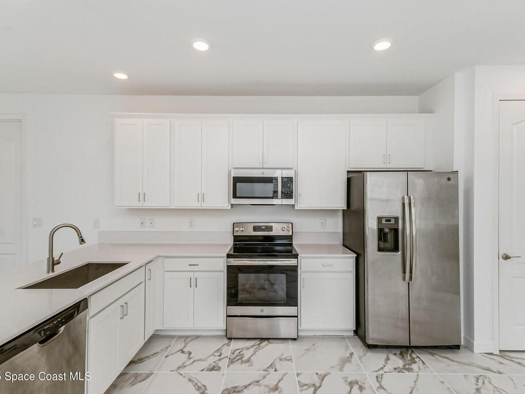 2490 Treasure Cay Lane, Melbourne, FL 32940