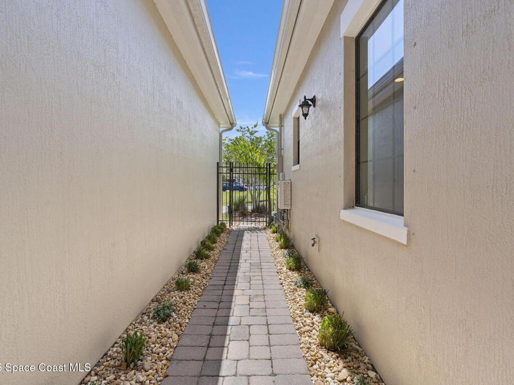 2225 Zuma Lane, Melbourne, FL 32940