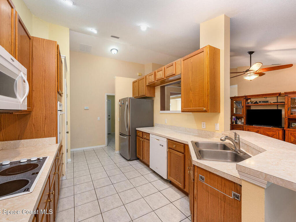 663 Autumn Glen Drive, Melbourne, FL 32940