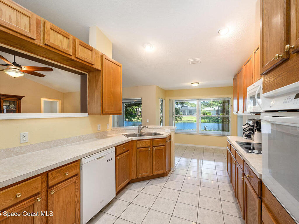 663 Autumn Glen Drive, Melbourne, FL 32940