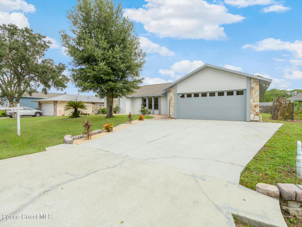 991 Tahiti Avenue, Palm Bay, FL 32909