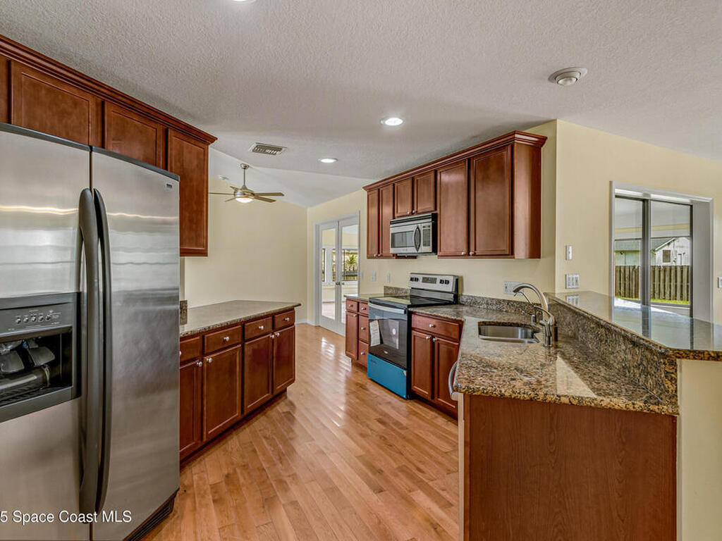 991 Tahiti Avenue, Palm Bay, FL 32909