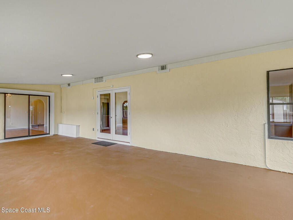 991 Tahiti Avenue, Palm Bay, FL 32909