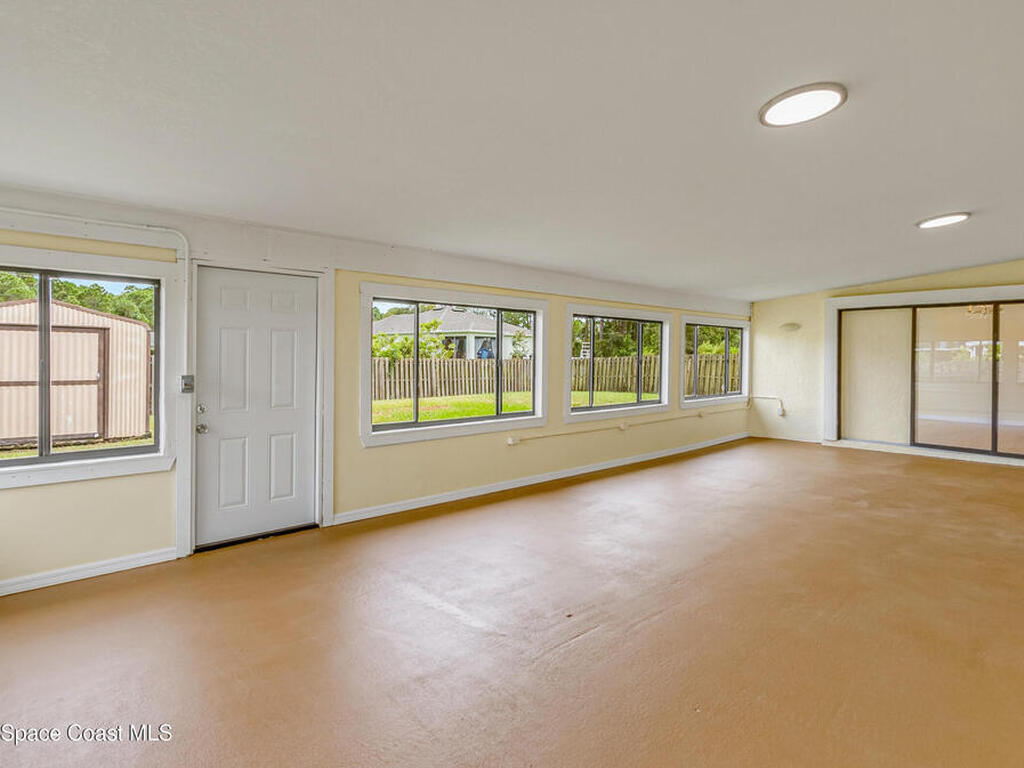 991 Tahiti Avenue, Palm Bay, FL 32909