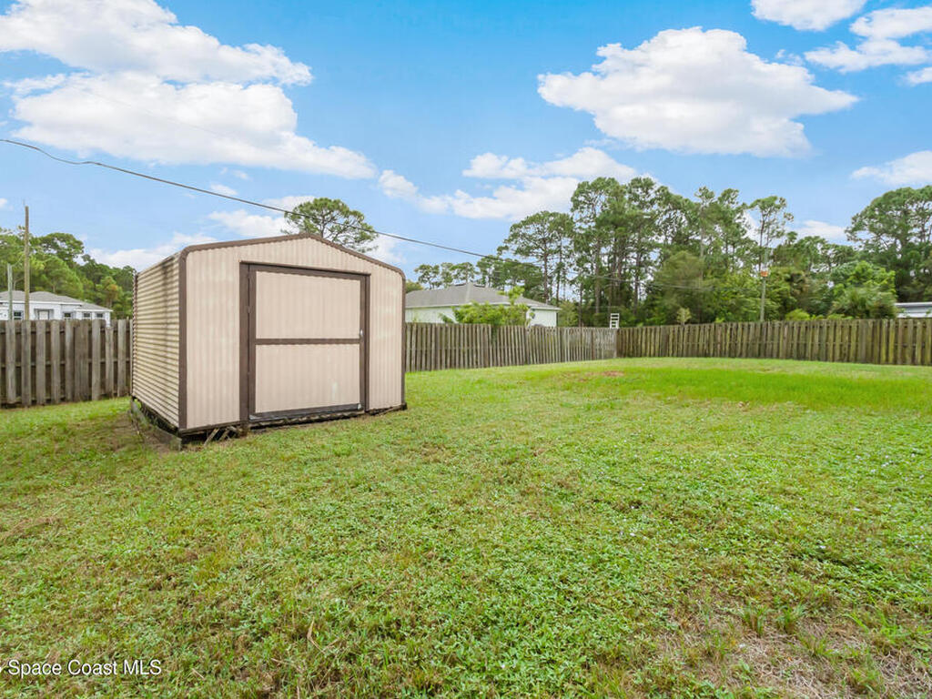 991 Tahiti Avenue, Palm Bay, FL 32909