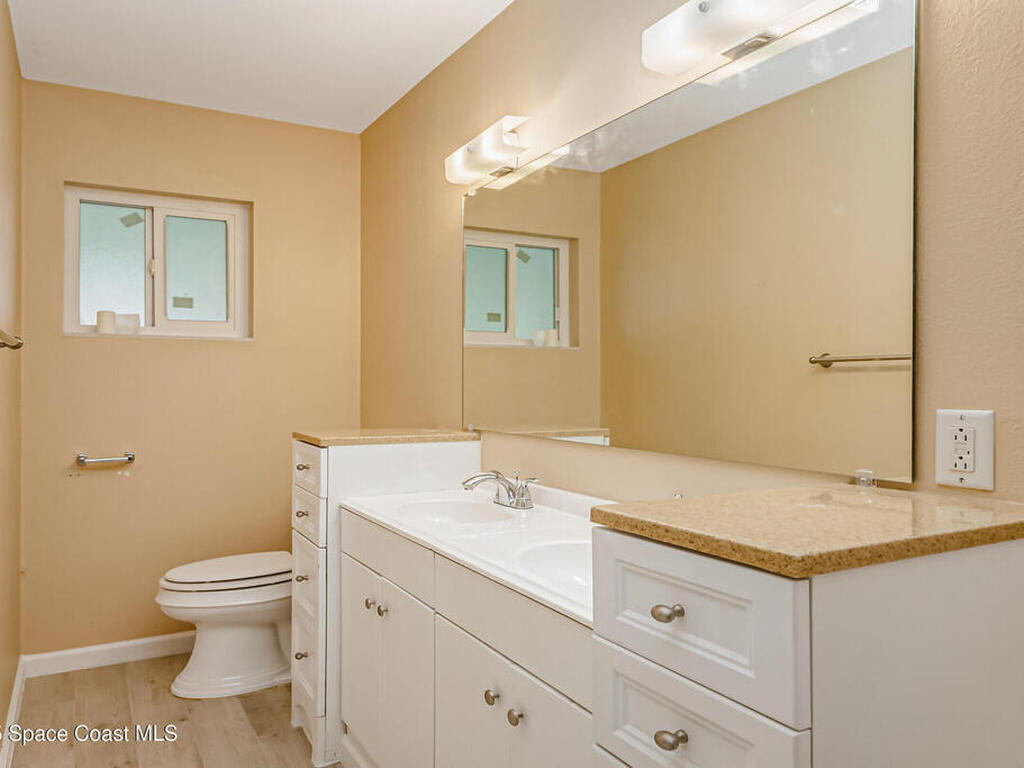 2356 Lakeview Drive, Melbourne, FL 32935