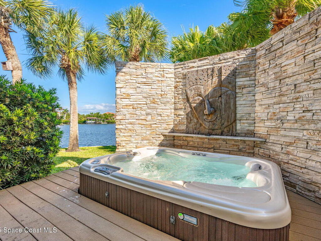450 Ross Avenue, Melbourne Beach, FL 32951