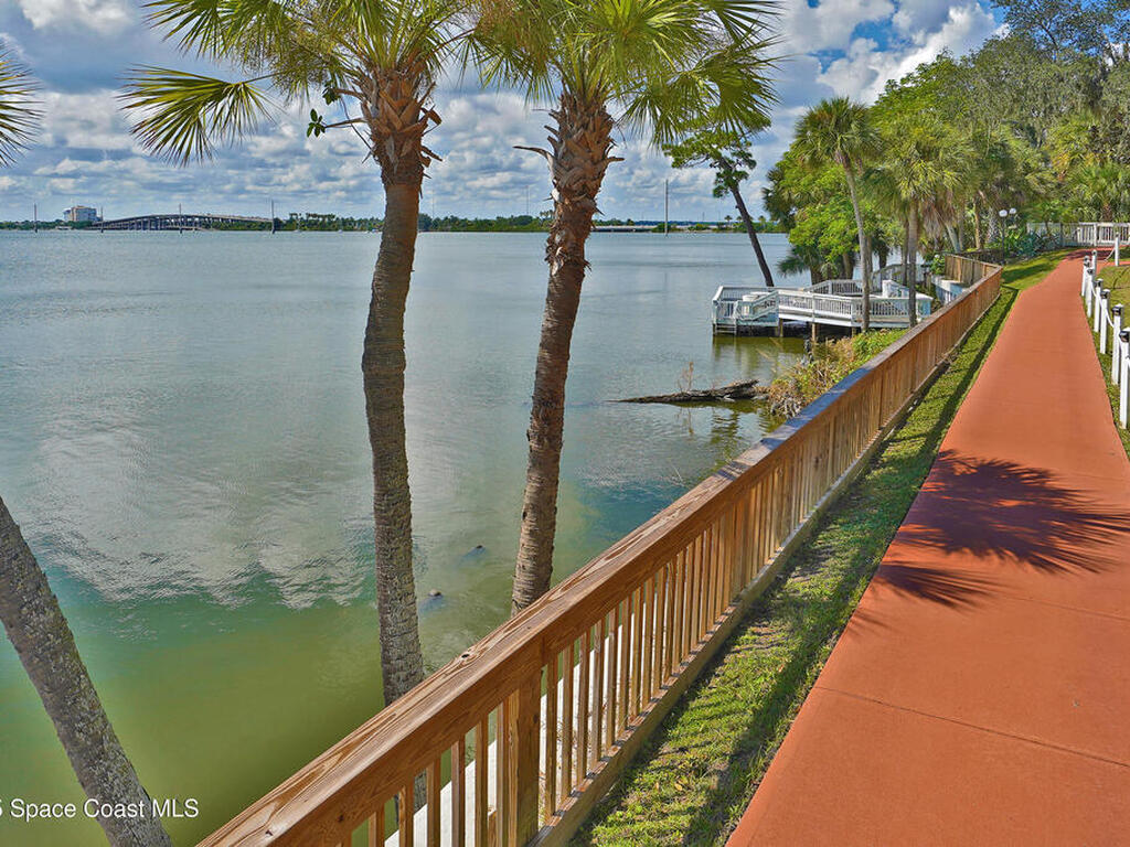 225 S Tropical Trail, Merritt Island, FL 32952