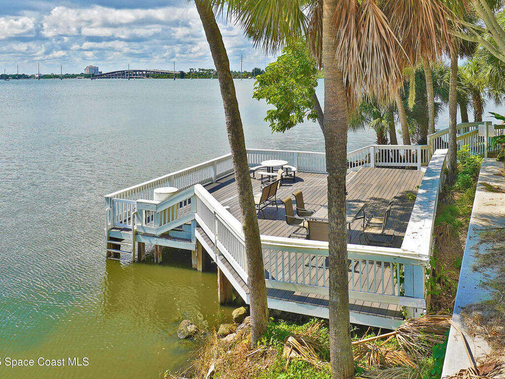 225 S Tropical Trail, Merritt Island, FL 32952
