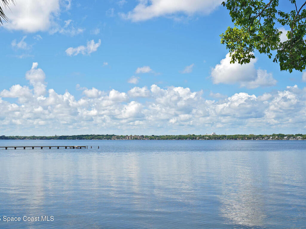 225 S Tropical Trail, Merritt Island, FL 32952