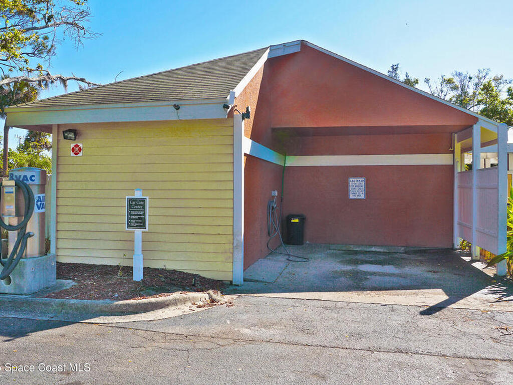 225 S Tropical Trail, Merritt Island, FL 32952