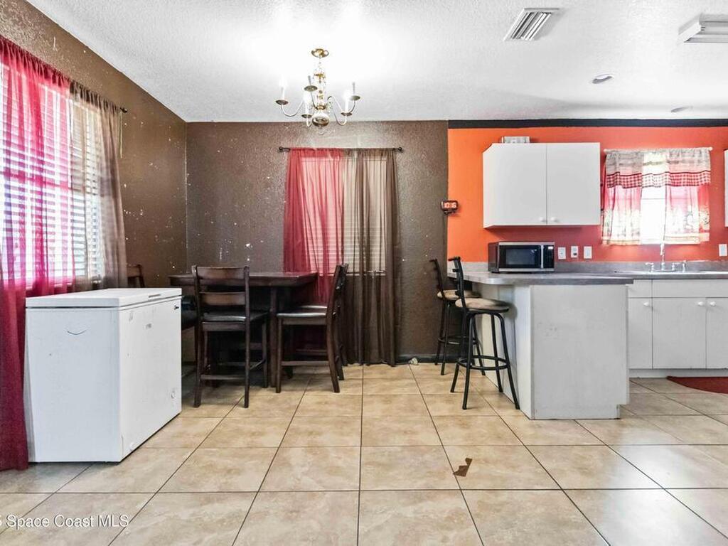 1045 Dove Street, Melbourne, FL 32935