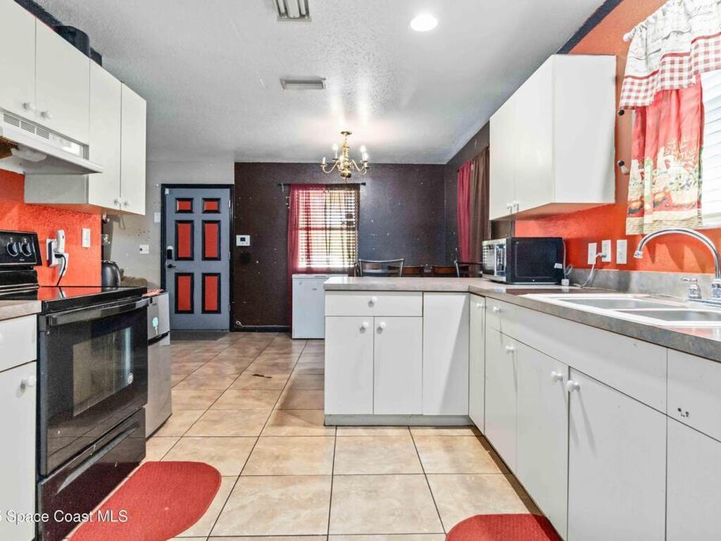 1045 Dove Street, Melbourne, FL 32935