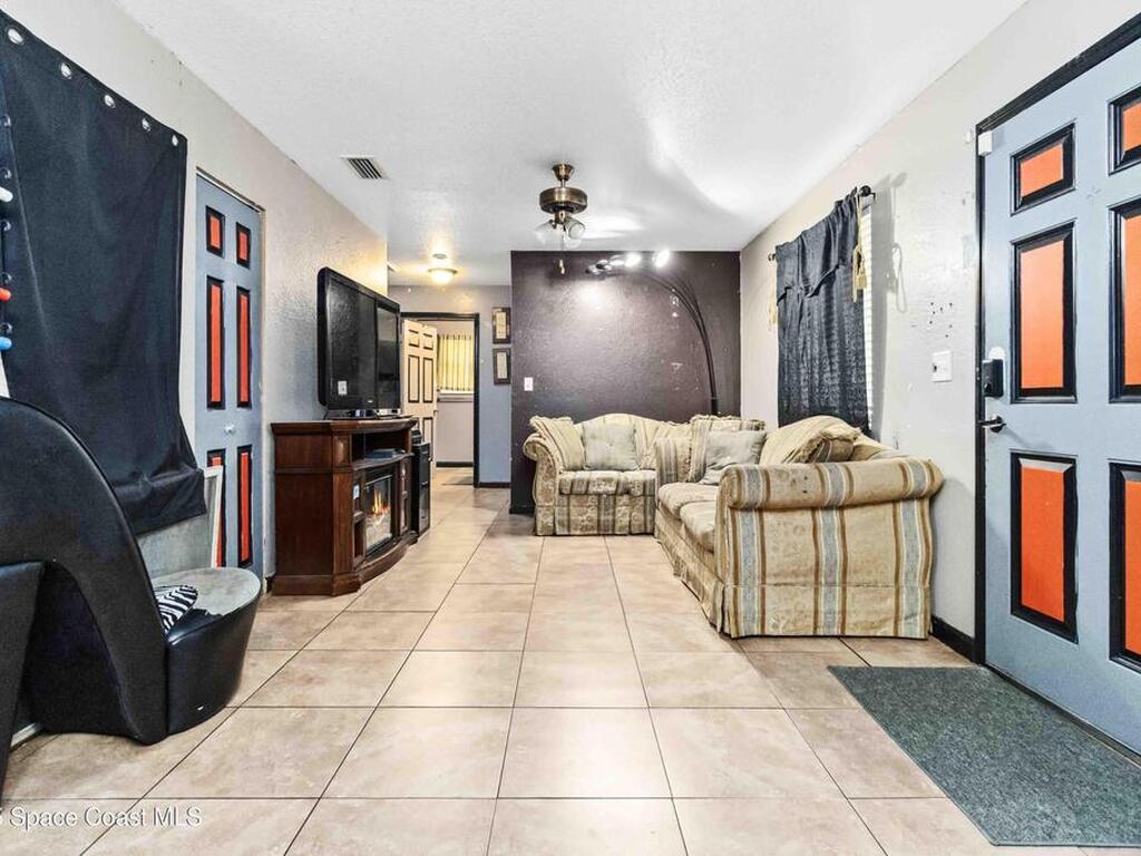 1045 Dove Street, Melbourne, FL 32935