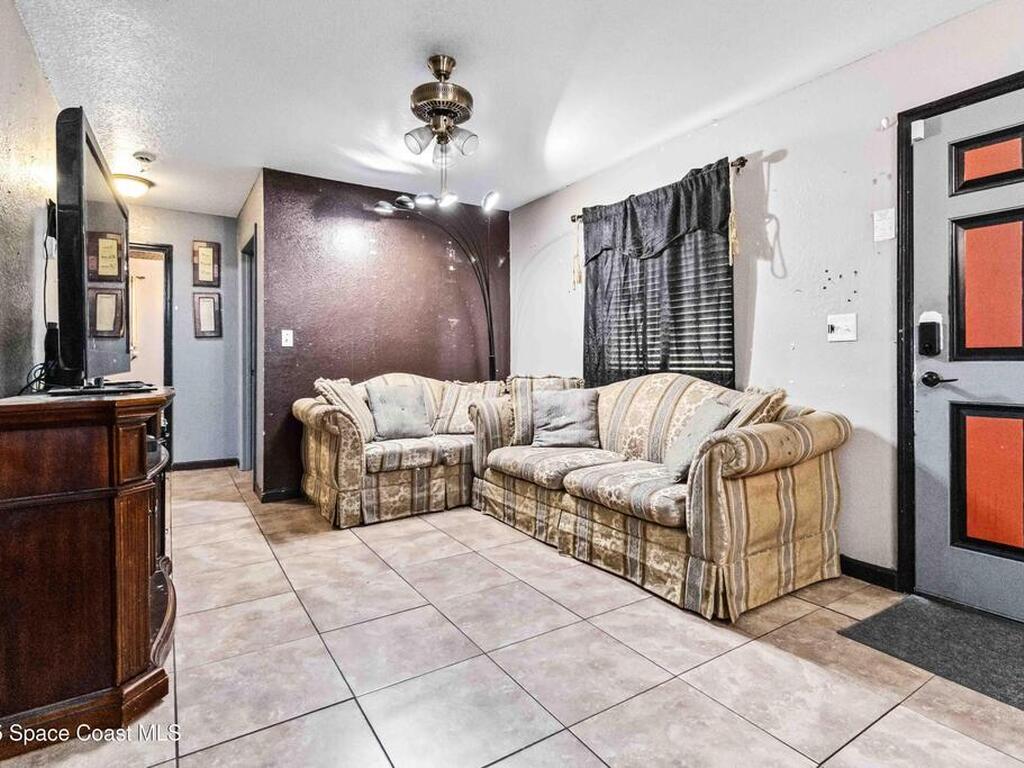 1045 Dove Street, Melbourne, FL 32935