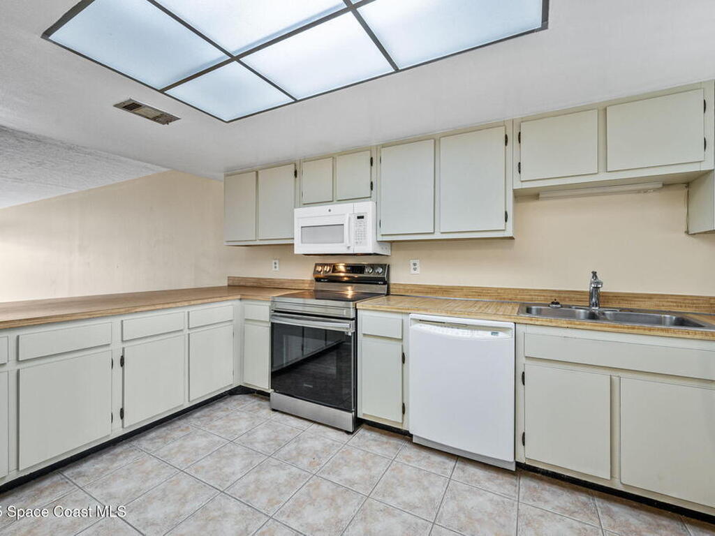 315 Tangle Run Boulevard, Suntree, FL 32940