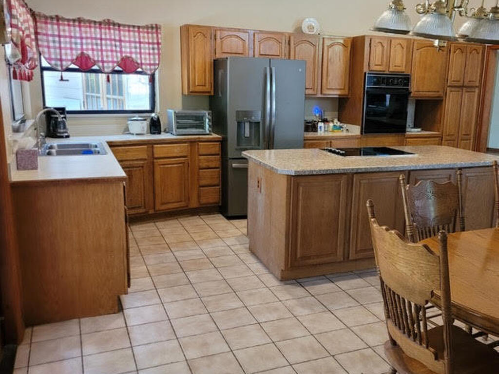 4380 N Tropical Trail, Merritt Island, FL 32953