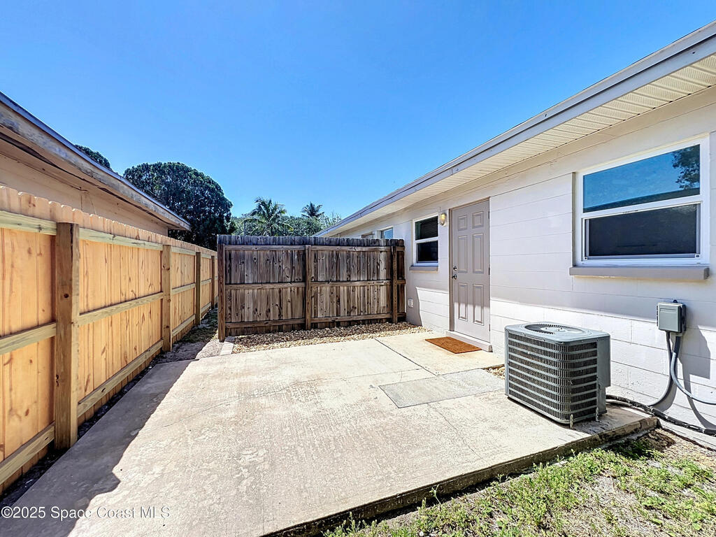 335 N Brevard Avenue, Cocoa Beach, FL 32931