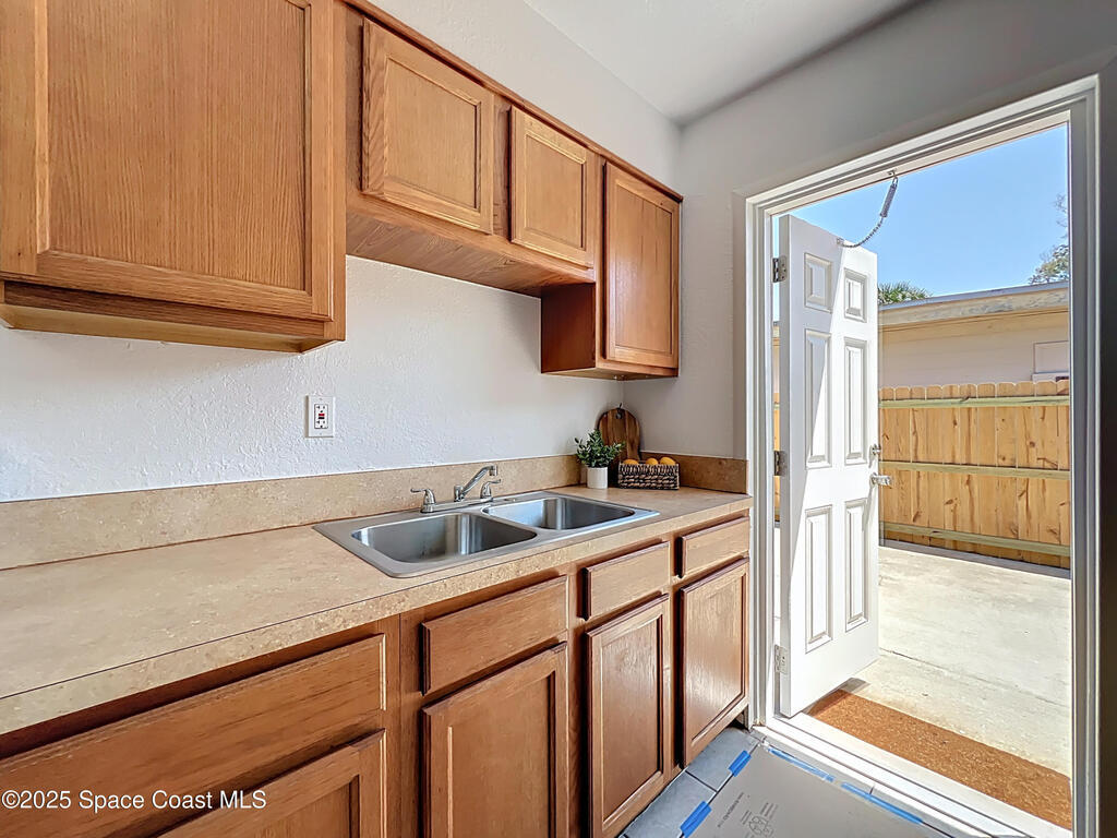335 N Brevard Avenue, Cocoa Beach, FL 32931