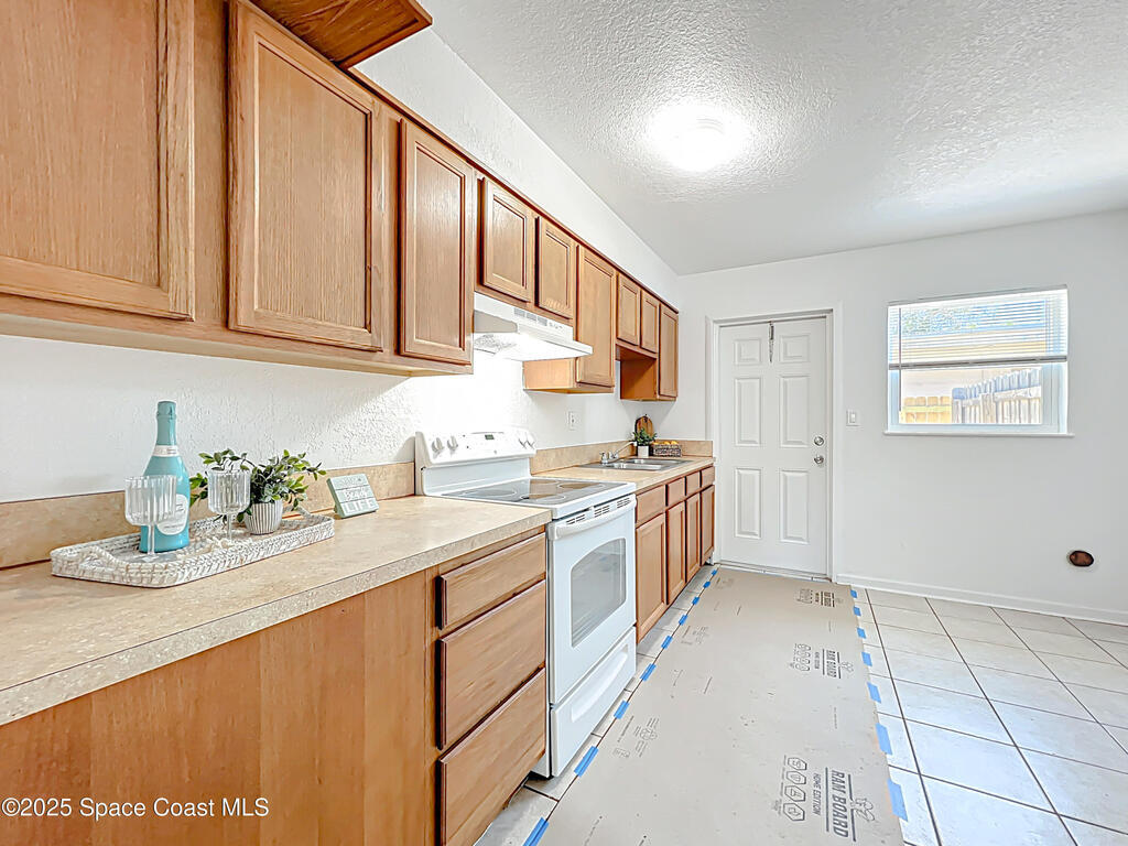 335 N Brevard Avenue, Cocoa Beach, FL 32931