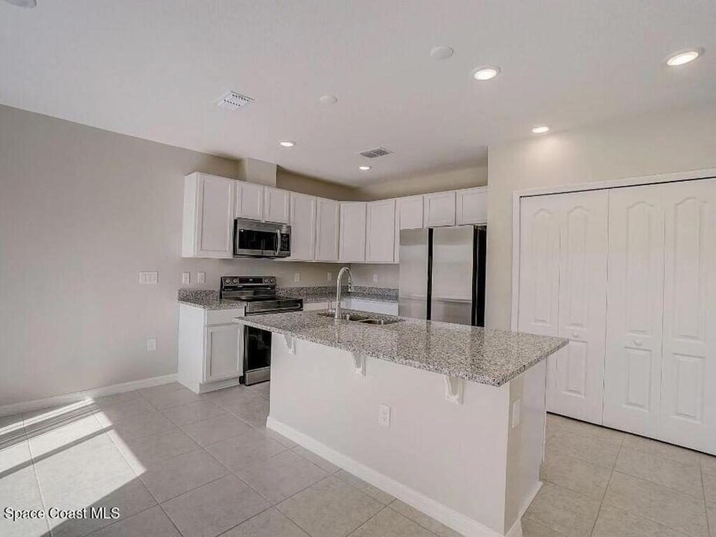 3376 Hummingbird Avenue, Palm Bay, FL 32908