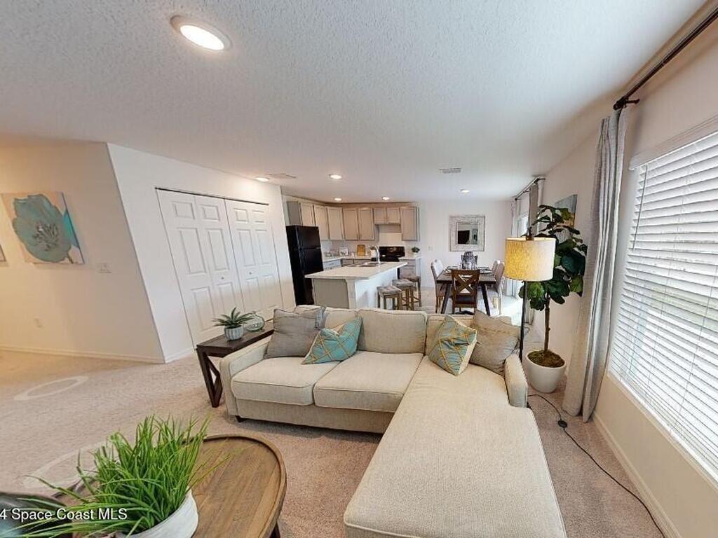 3376 Hummingbird Avenue, Palm Bay, FL 32908