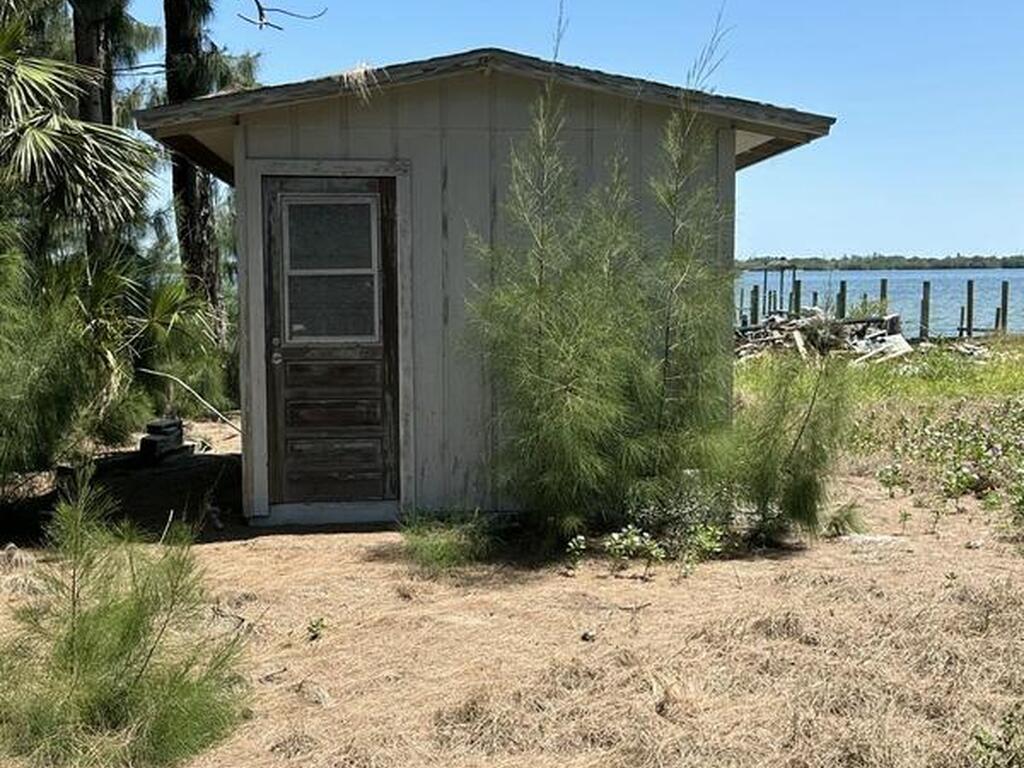 3 Vip Island, Grant, FL 32949