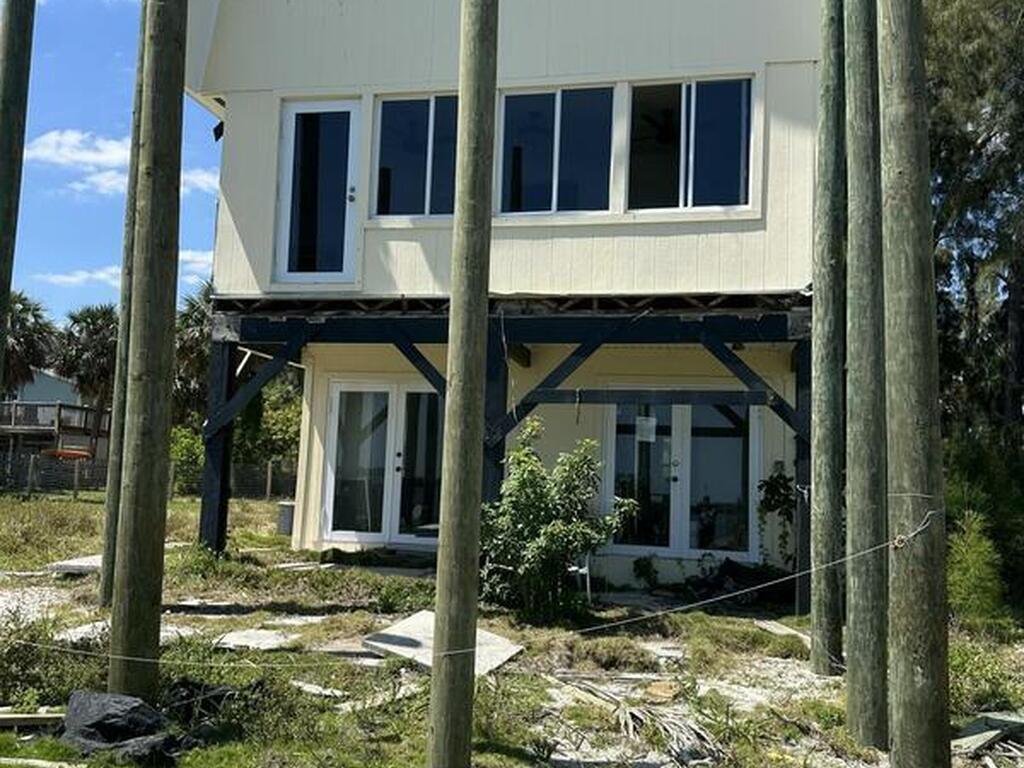 4 Vip Island, Grant, FL 32949