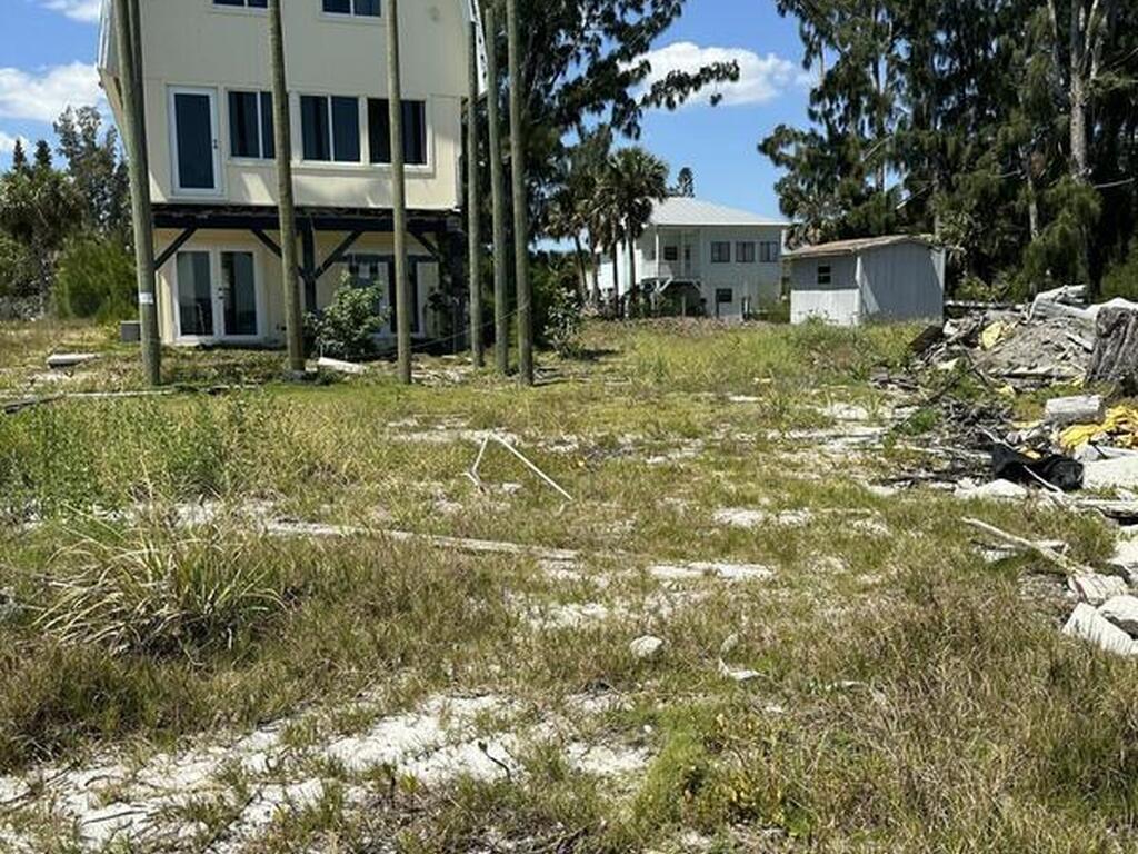4 Vip Island, Grant, FL 32949