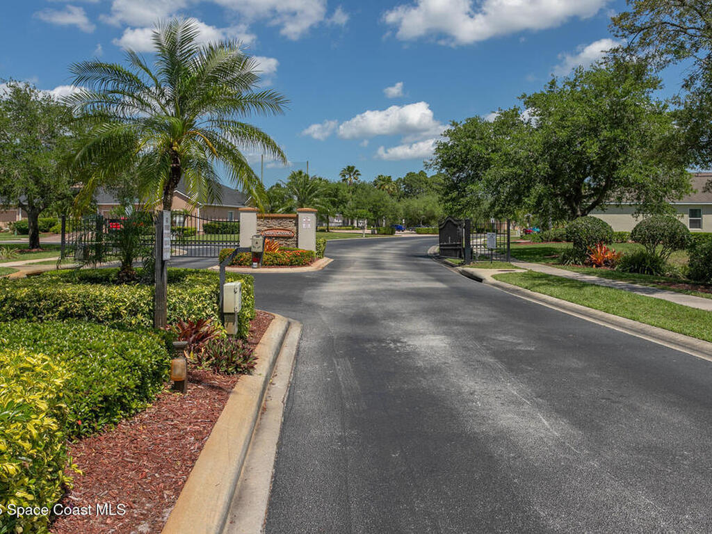 560 Remington Green Drive, Palm Bay, FL 32909